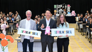 “한국은 세계의 횃불”…오세훈, ‘한류 전도사’ 샘 리처드 강연 참석