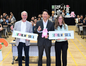 “한국은 세계의 횃불”…오세훈, ‘한류 전도사’ 샘 리처드 강연 참석