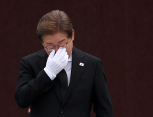 盧 서거 16주기…‘노무현 정신’ 기린 대선 주자들의 메시지는 [21대 대선]