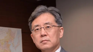 “외교는 더 이상 의전이 아니다”