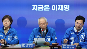 윤여준, 사법흔들기 비판에 “톤다운 될것”