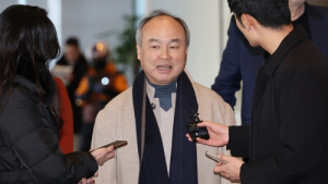 “손정의, 美‧日 공동 국부펀드 제안…美재무와 직접 논의”
