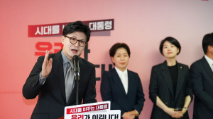 한동훈 왜 ‘김문수 옷’ 입었나…“책임론 방어·당 헌신” [21대 대선]