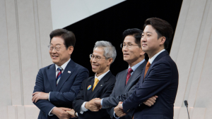대권들 개헌 방안은…이재명 “대통령 거부권 제한” vs 김문수 “국민 통합” [21대 대선]
