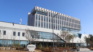 선거관리시설 훼손한 시민, 공직선거법 위반 혐의로 고발…“무관용 대응”