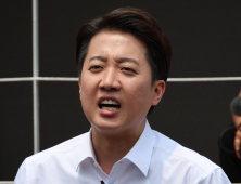 이준석 ‘젓가락 발언’에 성난 여론…윤리·법적 책임 도마에
