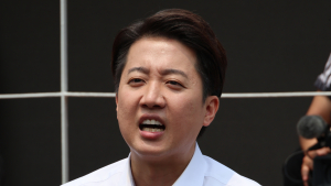 이준석 ‘젓가락 발언’에 성난 여론…윤리·법적 책임 도마에