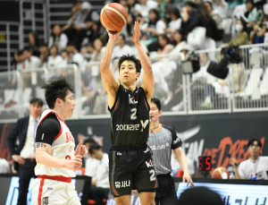KCC, ‘FA 대어’ 허훈 영입…5년 총액 8억원에 계약 [KBL]