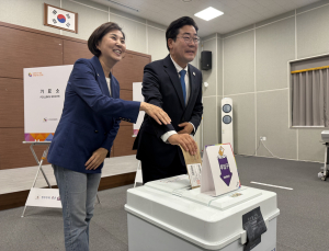 박찬대 “인천서 이기면 대한민국 바뀔 것” [사전투표 현장]