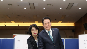 최대호 안양시장, 21대 대선 사전투표 참여 [쿠키포토]