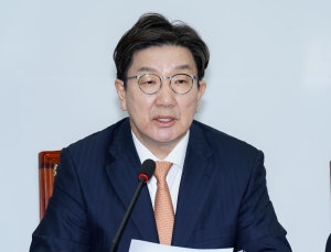 권성동 “이재명 가족 관련 논란…당장 후보 사퇴해야” [21대 대선]
