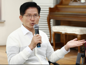 金, 내일부터 ‘논스톱 외박유세’…선거운동 종료까지 전국 순회 [21대 대선]