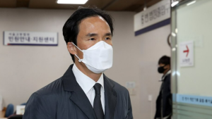 ‘200억대 횡령·배임 혐의’ 조현범 회장 1심 징역 3년…법정구속