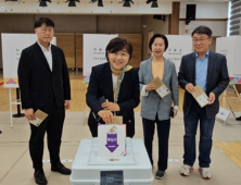서영교, 경북 경산서 사전투표 참여…“내란 세력 심판해야”