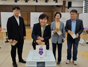 서영교, 경북 경산서 사전투표 참여…“내란 세력 심판해야”