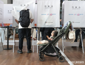 사전투표 2일차 3시 투표율 29.97%…지난 대선比 0.77%p↓ [21대 대선]
