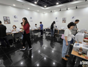 사전투표 2일차 4시 투표율 31.38%…지난 대선比 1.38%p↓ [21대 대선]