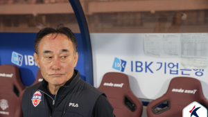 김학범 감독 “승리가 너무 늦었다…이기는 경기 해야”