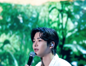 로운, 입대 전 팬미팅 ‘Before Blooming’ 성료…“금방 돌아오겠다”