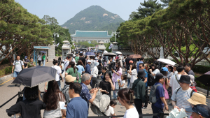 대선 앞두고 붐비는 청와대