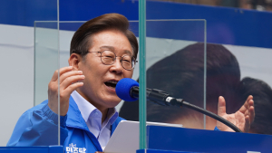 이재명 “부산에 ‘동남투자은행’ 설립…산업은행 대안”