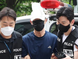 5호선 방화범 “이혼소송 공론화하려 범행”…계획범행엔 ‘침묵’