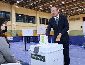 선거 사건·사고 동시다발…행안부, 대선 준비상황 막바지 점검