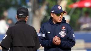 이승엽 두산 감독, 결국 자진 사퇴 “숙고 끝 수용”…감독대행은 조성환