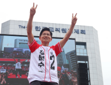 김문수 부산 찾아 “단일화 못해 송구…이준석 찍으면 이재명” [쿡 정치포토]