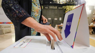 선관위 “투표관리관 미리 도장 찍는 건 문제 없다…법 절차 따른 것” [21대 대선]