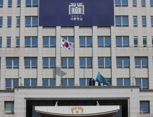 21대 대통령 ‘인수위’ 없이 출발…전 정부 인사들과 ‘동거’