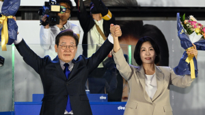 대선 기간 내내 ‘조용한 내조’ 집중한 김혜경 여사…남편 20여년 정치여정 든든한 버팀목 역할 [이재명 정부]