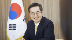김동연 “이재명 대통령 당선 축하…이제는 경제와 통합의 시간”