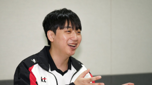 ‘레전드 그룹 진출’ 고동빈 KT 감독 “올 시즌 중 가장 기쁜 날”