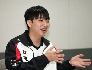 ‘레전드 그룹 진출’ 고동빈 KT 감독 “올 시즌 중 가장 기쁜 날”