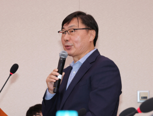 ‘대북송금’ 이화영 징역 7년 8개월 확정…대법 “법리오해 없어”