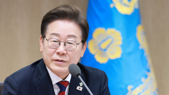 李대통령, 첫 국무회의서 “공직 기간, 최선 다해 달라” 주문