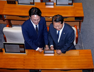 김민석 국무총리 후보자 ‘인증샷 삼매경’…누구 자리길래? [쿠키포토]
