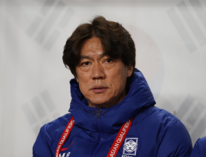 11회 연속 월드컵 본선 진출…홍명보호, ‘10명’ 이라크 상대 2-0 완승