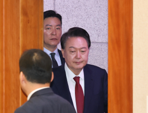 경찰, 김성훈 이틀 만에 재소환…박종준 소환도 임박