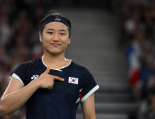한일전 완승…‘부상 투혼’ 안세영, 야마구치 2-0 꺾고 인니 오픈 결승행