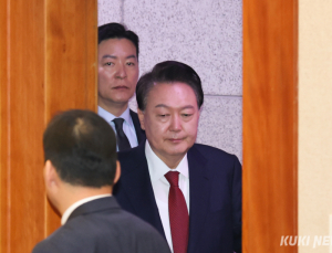 경찰, 尹 2차 소환 통보…‘비화폰 삭제 지시’ 등 혐의 추가
