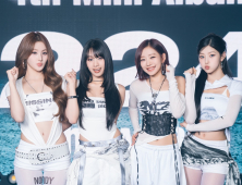“끈적하고 더 핫하게”…키스오브라이프, 서머퀸 찍고 ‘R&B 힙합 제왕’ 노린다 [쿠키 현장]