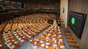 손솔·최혁진, 비례의원직 승계…기본소득당 반발 계속