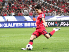 ‘안방서 축포’ 이강인·오현규 연속골…3-0 리드