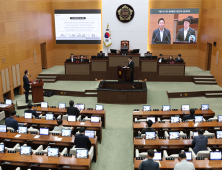 ‘토허제·싱크홀·리박스쿨’…오세훈 향한 공방 격화
