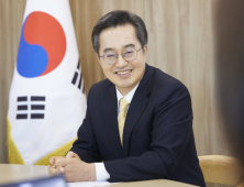 김동연 “대북 확성기 방송 중지 환영…남북 신뢰회복 첫걸음 될 것”
