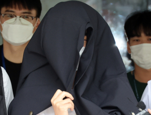‘의료계 블랙리스트’ 작성 전공의, 1심 징역 3년…法 “스토킹 범죄”