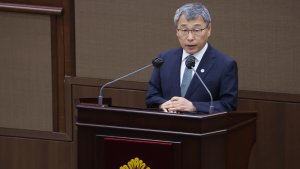 정근식 서울교육감 “늘봄강사 경력 관리 필요…신뢰 회복 숙제”