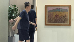 尹, 출석 통보 불응하고 자택 상가 활보…경찰 “19일 출석하라” 3차 소환통보